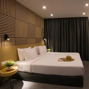 White Luxury Bed & Breakfast